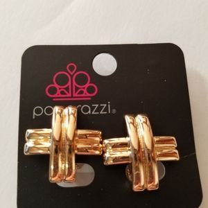 Gold tone clip on paparazzi earrings
